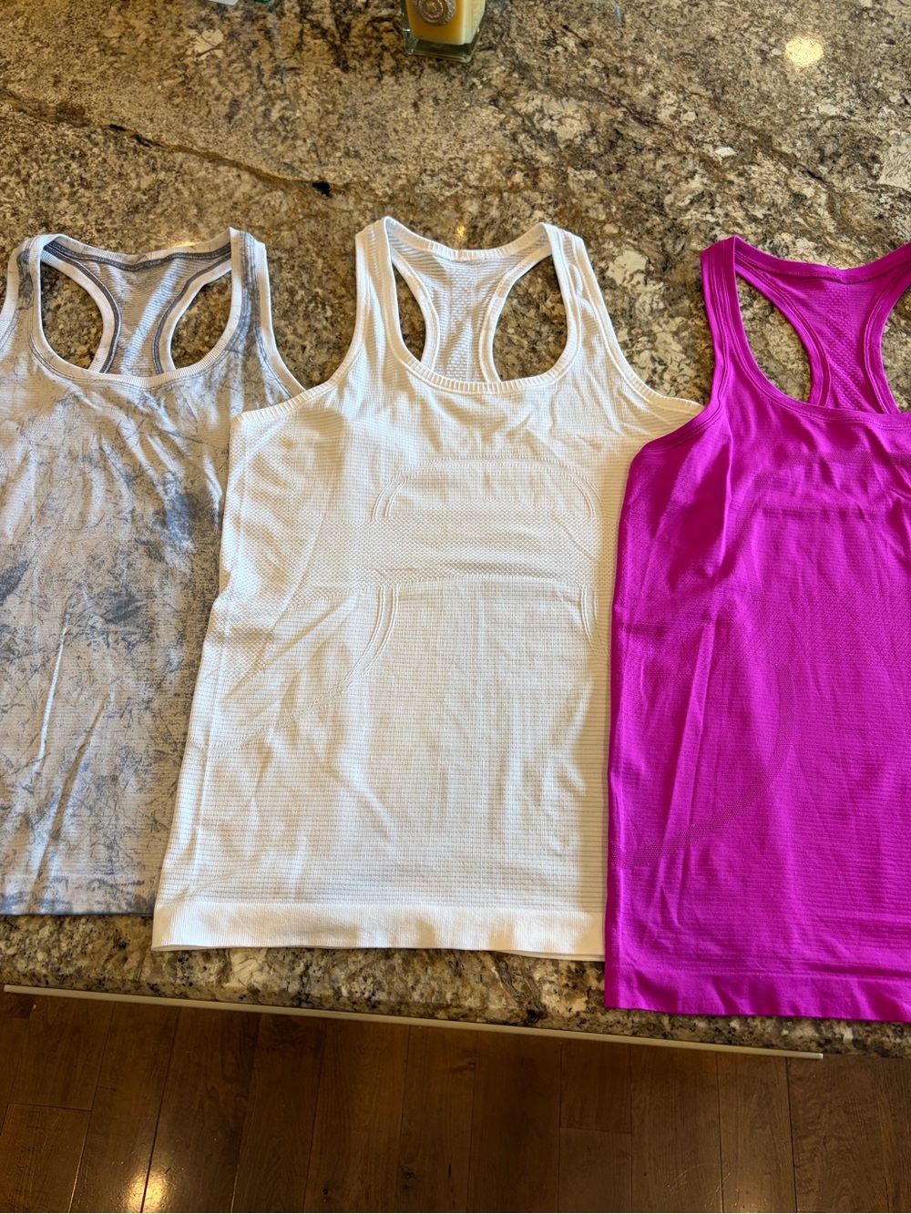 Women’s lululemon swiftly hip length Tank - White ,Fuchsia , blue white swirl